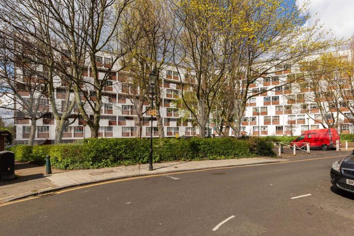 Located on a quiet residential street off Amwell Street close to Angel  Cruikshank Street , Kings Cross